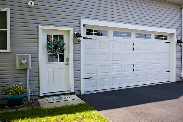 24/7 Emergency Garage Door Panel Replacement experts in Duvall, WA